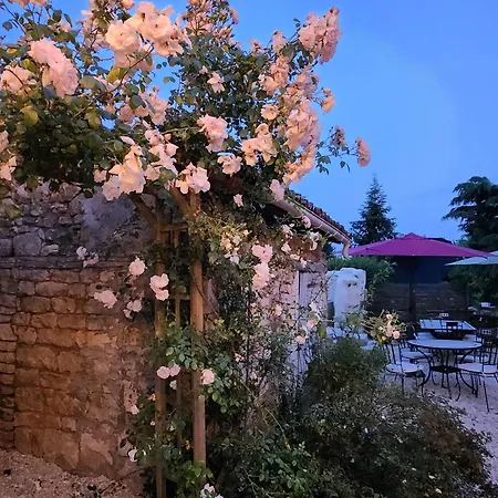 Le Du Bois Renard بيت للعطل Lorigné