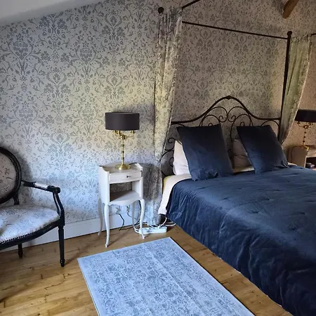 Holiday home Le Du Bois Renard Lorigne