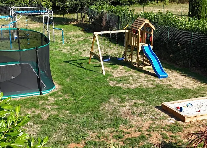 Le Du Bois Renard بيت للعطل *