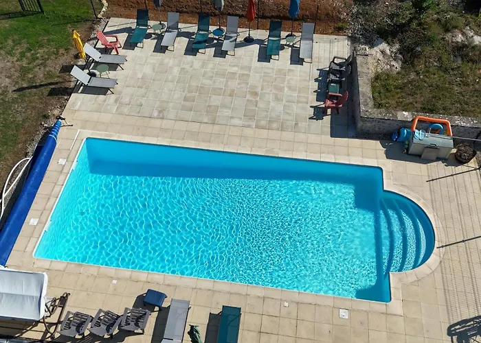 Le Du Bois Renard بيت للعطل *